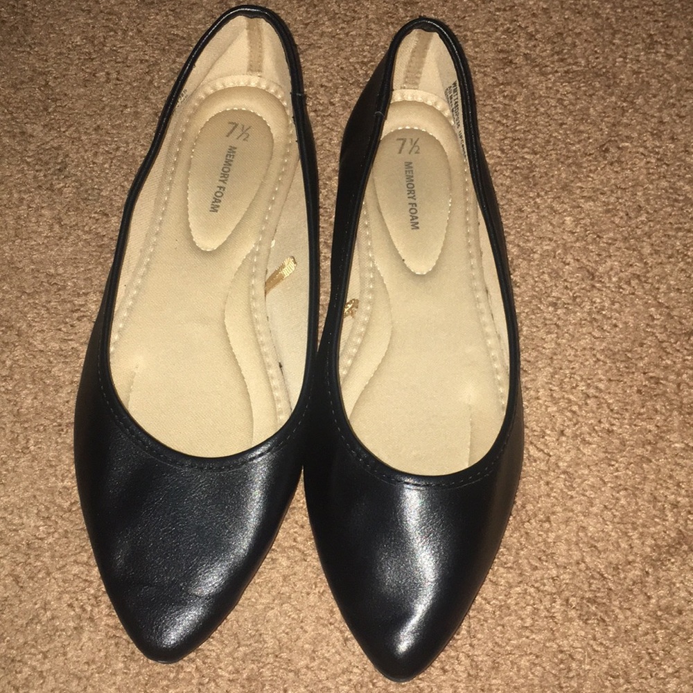 Time and Tru pointed flats